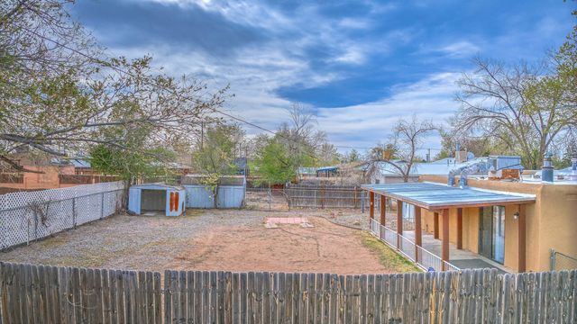 5420 Mountain Road NE, Albuquerque, NM 87110