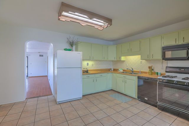 5420 Mountain Road NE, Albuquerque, NM 87110