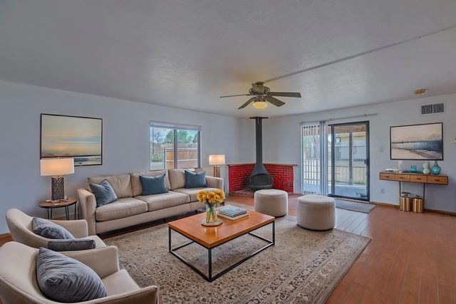 5420 Mountain Road NE, Albuquerque, NM 87110