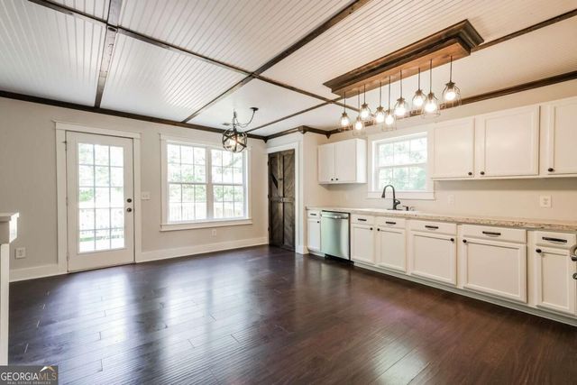 434 Pine Tree Drive, Dawsonville, GA 30534