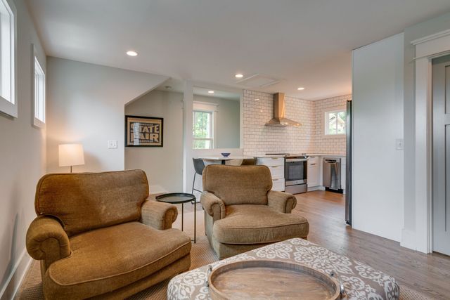 2811 Oakland Ave B, Nashville, TN 37212