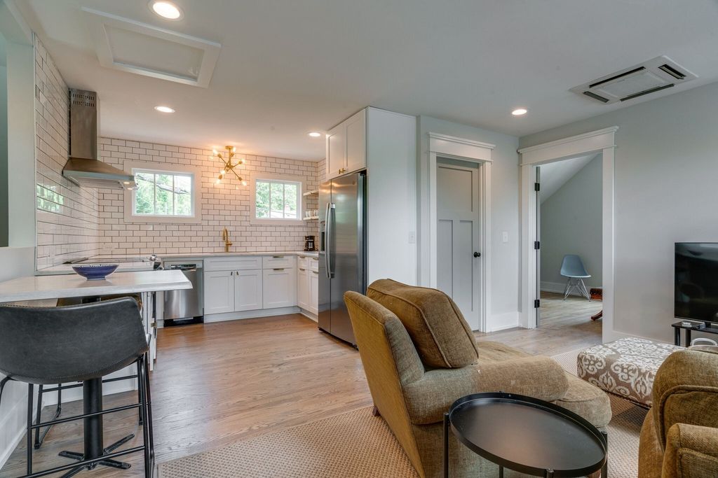 2811 Oakland Ave B, Nashville, TN 37212