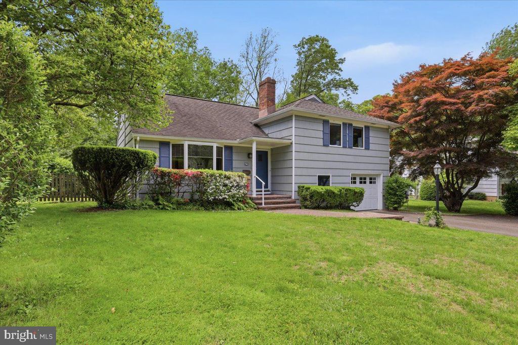 98 GROVER AVE, Princeton, NJ 08540