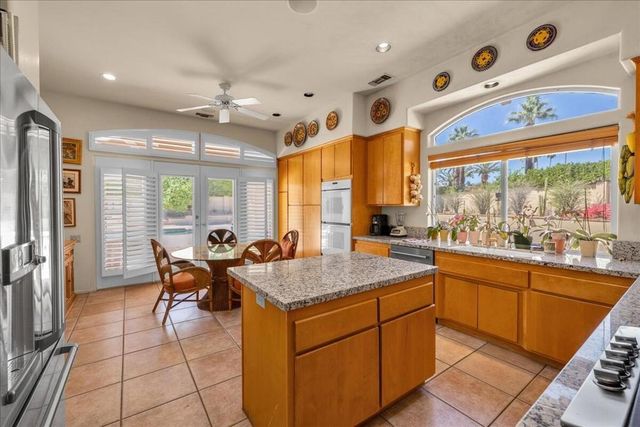 696 E Vereda Sur, Palm Springs, CA 92262