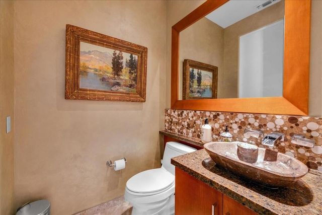 696 E Vereda Sur, Palm Springs, CA 92262