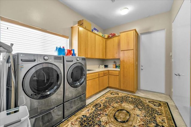 696 E Vereda Sur, Palm Springs, CA 92262