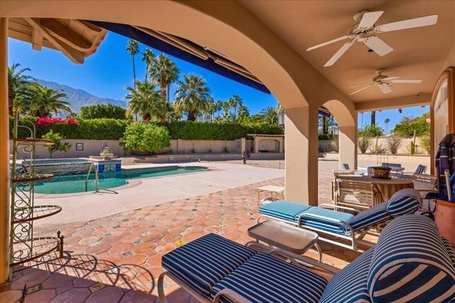 696 E Vereda Sur, Palm Springs, CA 92262