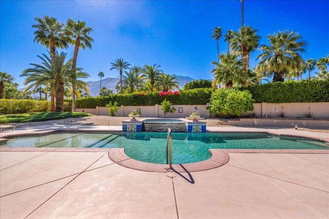 696 E Vereda Sur, Palm Springs, CA 92262