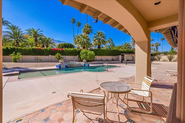 696 E Vereda Sur, Palm Springs, CA 92262