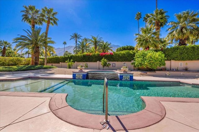 696 E Vereda Sur, Palm Springs, CA 92262