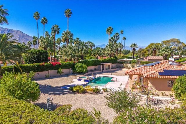 696 E Vereda Sur, Palm Springs, CA 92262
