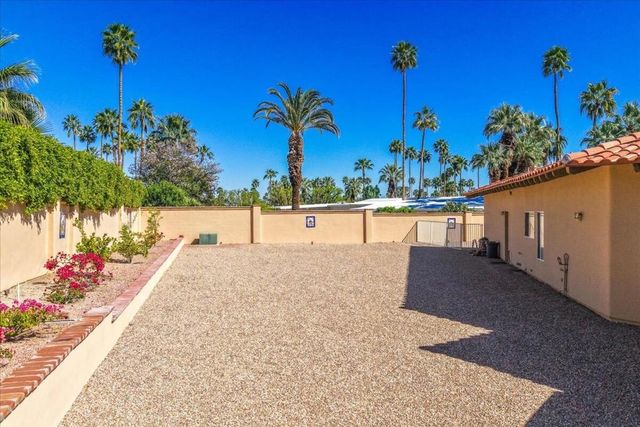 696 E Vereda Sur, Palm Springs, CA 92262