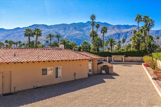 696 E Vereda Sur, Palm Springs, CA 92262