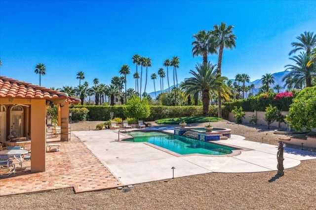 696 E Vereda Sur, Palm Springs, CA 92262