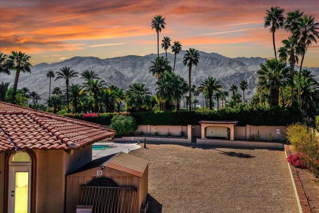 696 E Vereda Sur, Palm Springs, CA 92262
