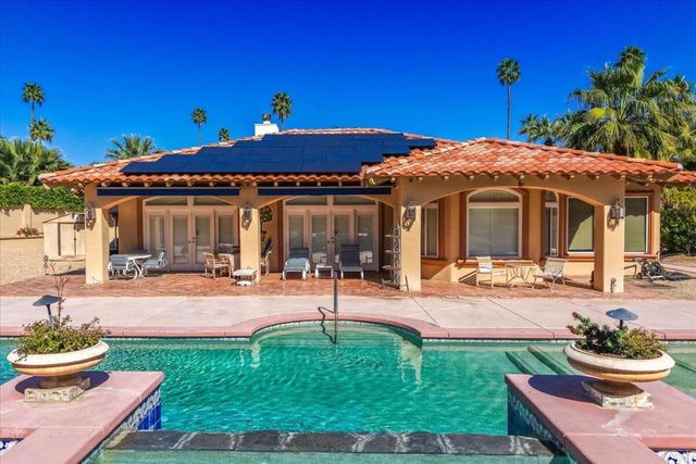 696 E Vereda Sur, Palm Springs, CA 92262