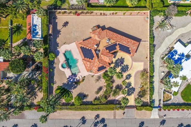 696 E Vereda Sur, Palm Springs, CA 92262