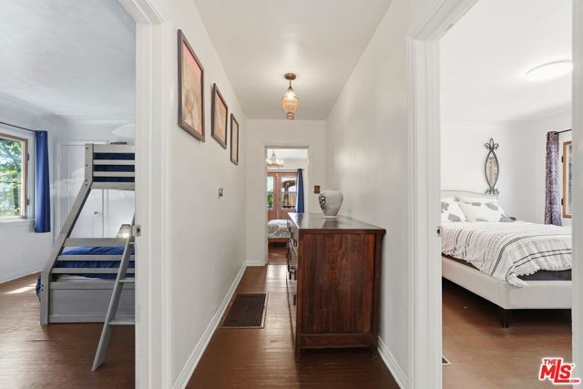 1309 Carmona Avenue, Los Angeles, CA 90019
