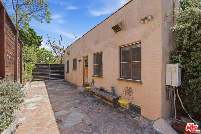 1309 Carmona Avenue, Los Angeles, CA 90019