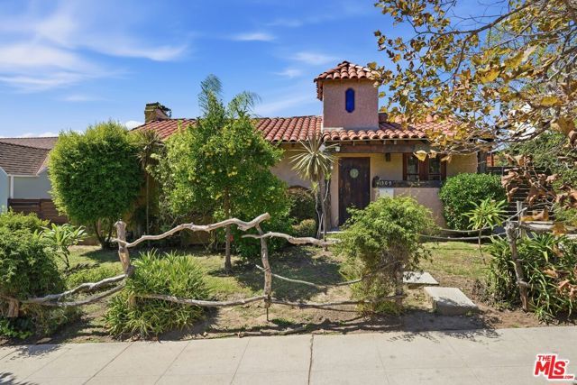 1309 Carmona Avenue, Los Angeles, CA 90019