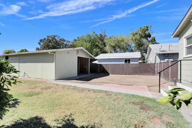 814 Orange St, Yuba City, CA 95991