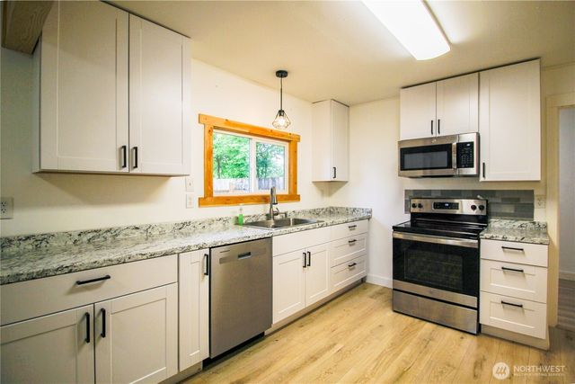 10341 SW 184th Avenue, Rochester, WA 98579