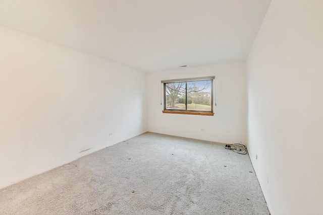3110 Pheasant Creek Drive 104, Northbrook, IL 60062