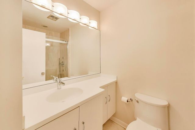 3110 Pheasant Creek Drive 104, Northbrook, IL 60062
