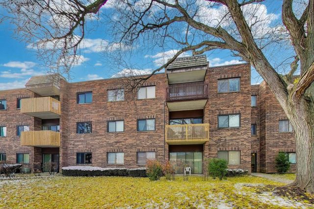 3110 Pheasant Creek Drive 104, Northbrook, IL 60062