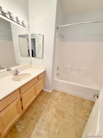 1528 Circle Ranch Way 68, Oceanside, CA 92057