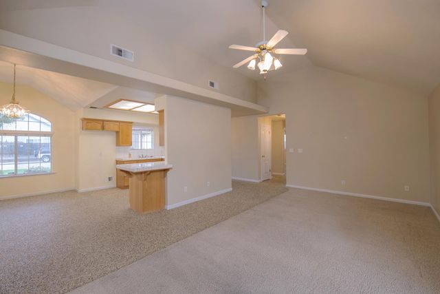 2274 E Skyview Avenue, Fresno, CA 93720