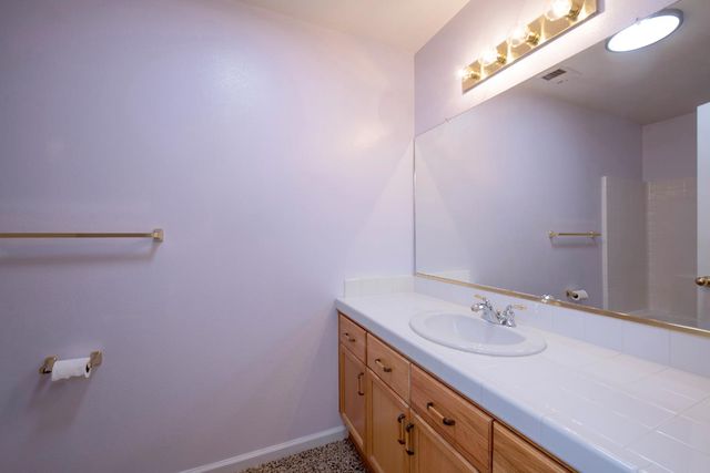 2274 E Skyview Avenue, Fresno, CA 93720