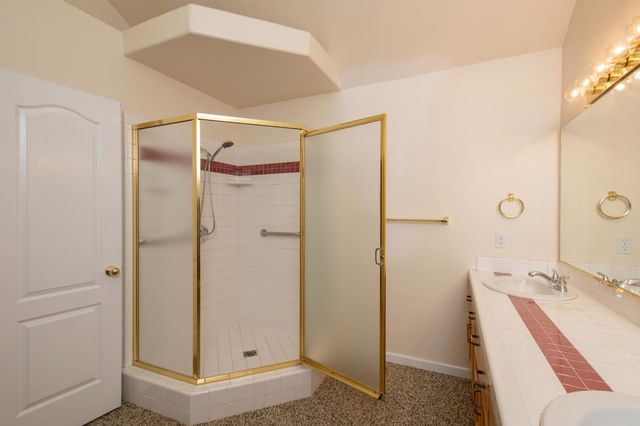 2274 E Skyview Avenue, Fresno, CA 93720