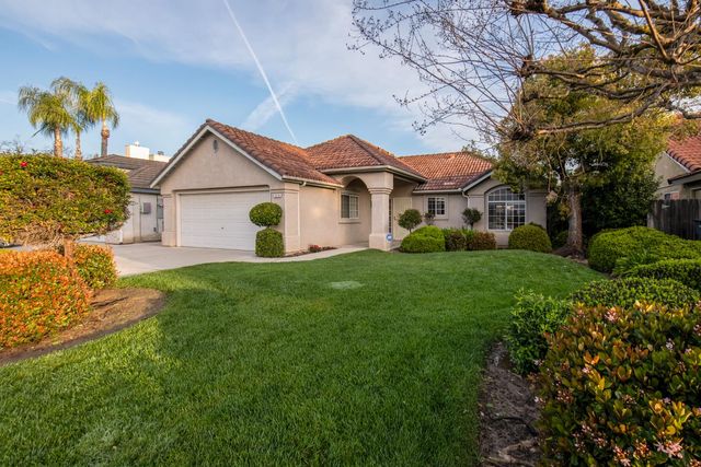 2274 E Skyview Avenue, Fresno, CA 93720