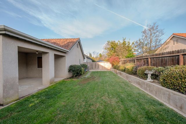 2274 E Skyview Avenue, Fresno, CA 93720