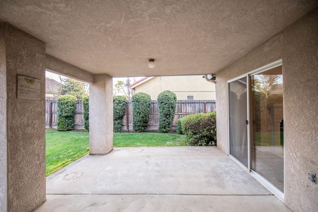 2274 E Skyview Avenue, Fresno, CA 93720