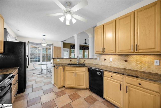 17 Smokehouse Drive, Simpsonville, SC 29681