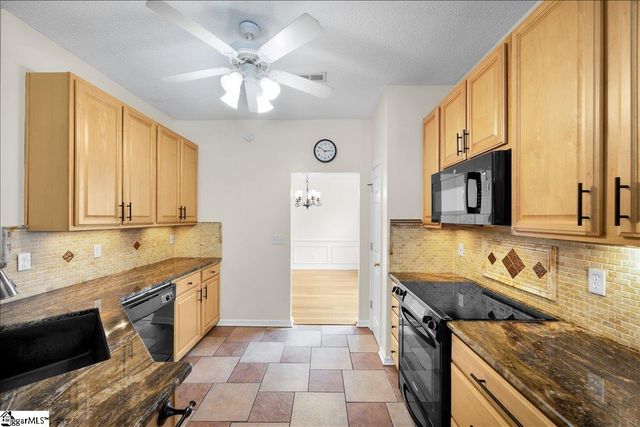 17 Smokehouse Drive, Simpsonville, SC 29681