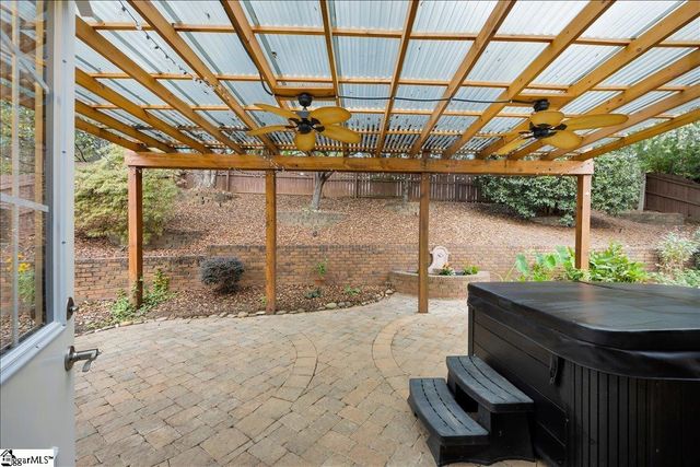 17 Smokehouse Drive, Simpsonville, SC 29681