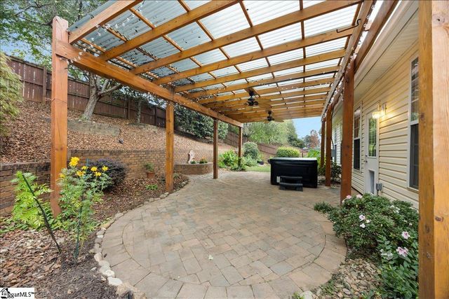 17 Smokehouse Drive, Simpsonville, SC 29681