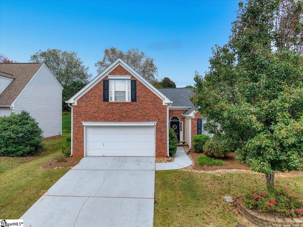 17 Smokehouse Drive, Simpsonville, SC 29681