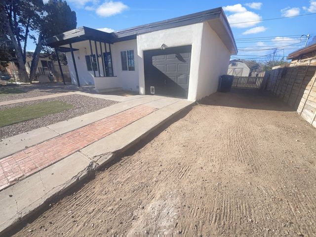 1821 La Veta Drive NE, Albuquerque, NM 87110