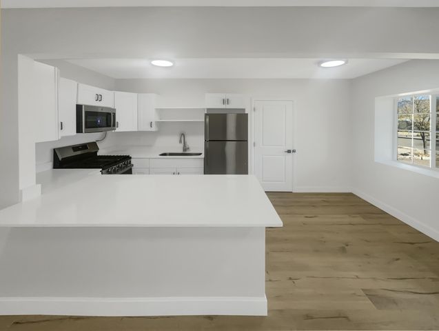 1821 La Veta Drive NE, Albuquerque, NM 87110