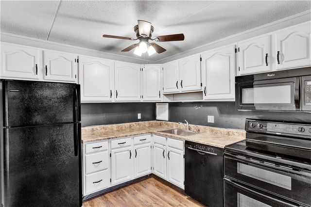 2401 Charlemagne Cir, Ross Twp, PA 15237