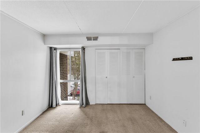 2401 Charlemagne Cir, Ross Twp, PA 15237