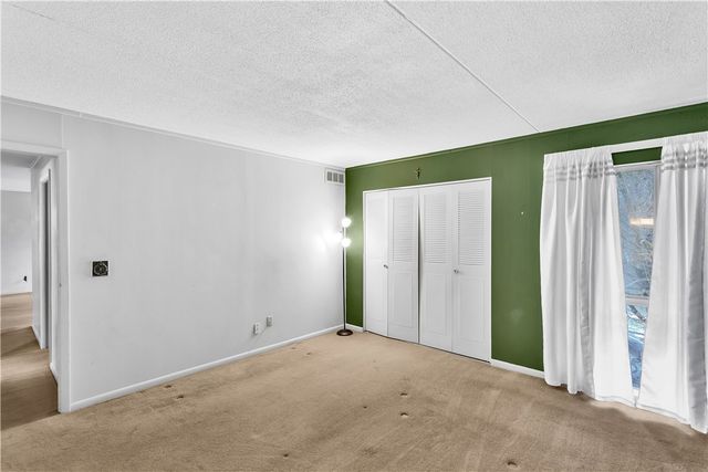 2401 Charlemagne Cir, Ross Twp, PA 15237