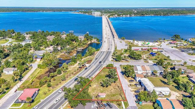 305 Ohio Avenue, Lynn Haven, FL 32444