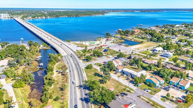 305 Ohio Avenue, Lynn Haven, FL 32444