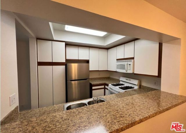 1440 Rexford Drive 105, Los Angeles, CA 90035