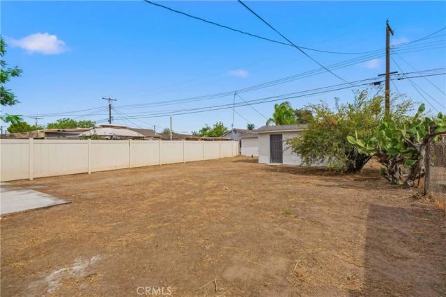 221 Pleasant View, Colton, CA 92324